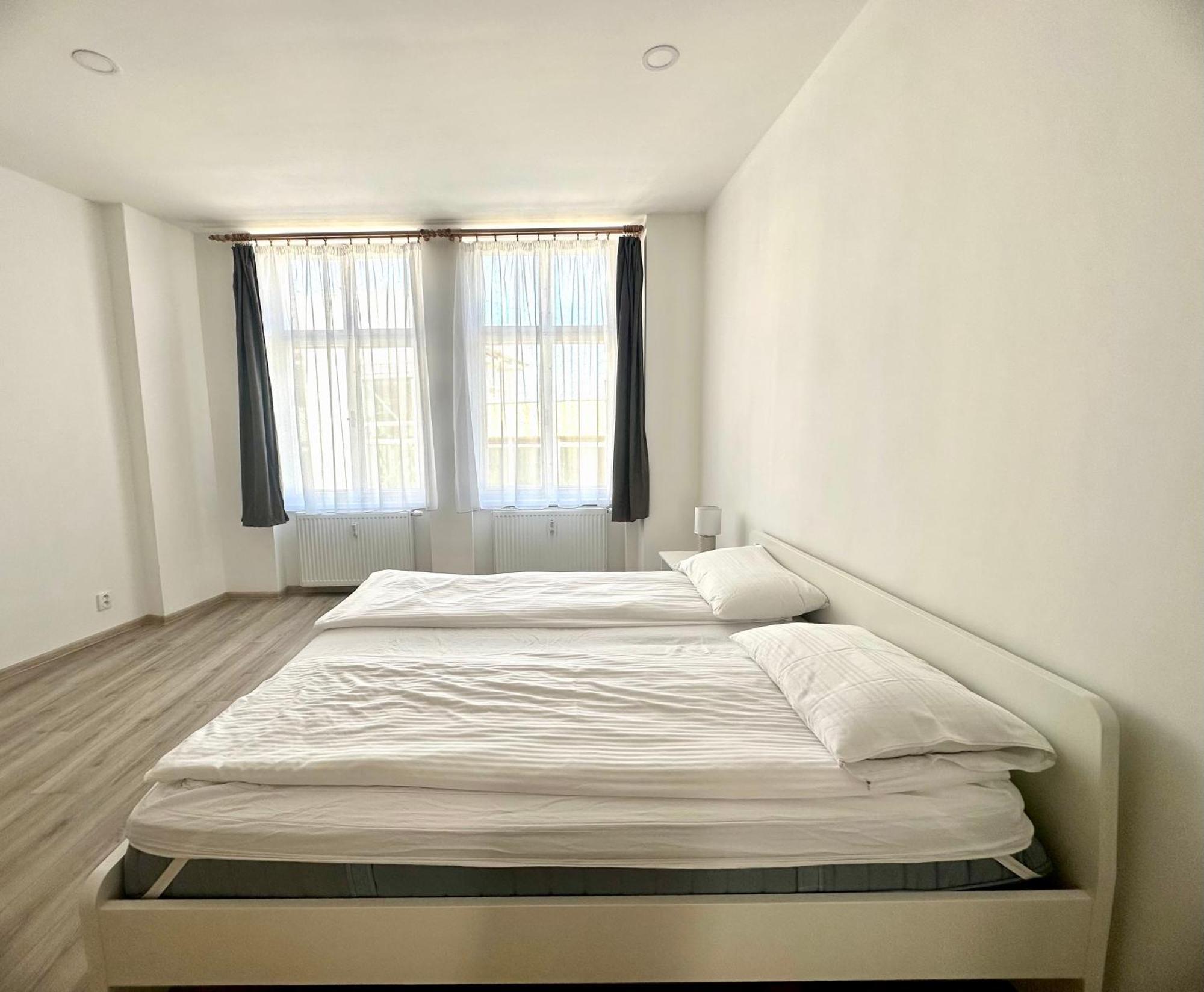 Apartment Th Karlovy Vary Quarto foto