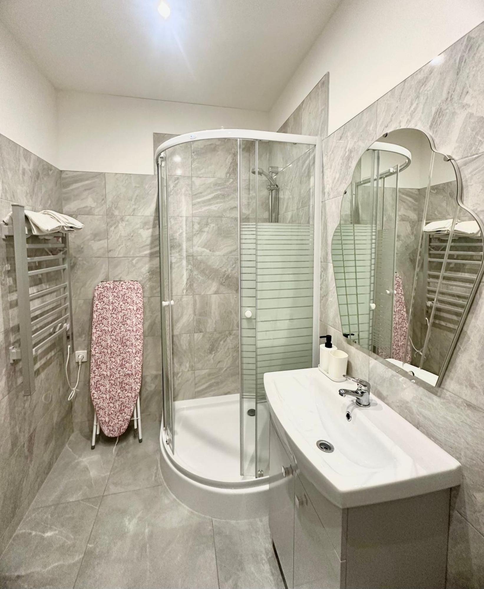 Apartment Th Karlovy Vary Quarto foto