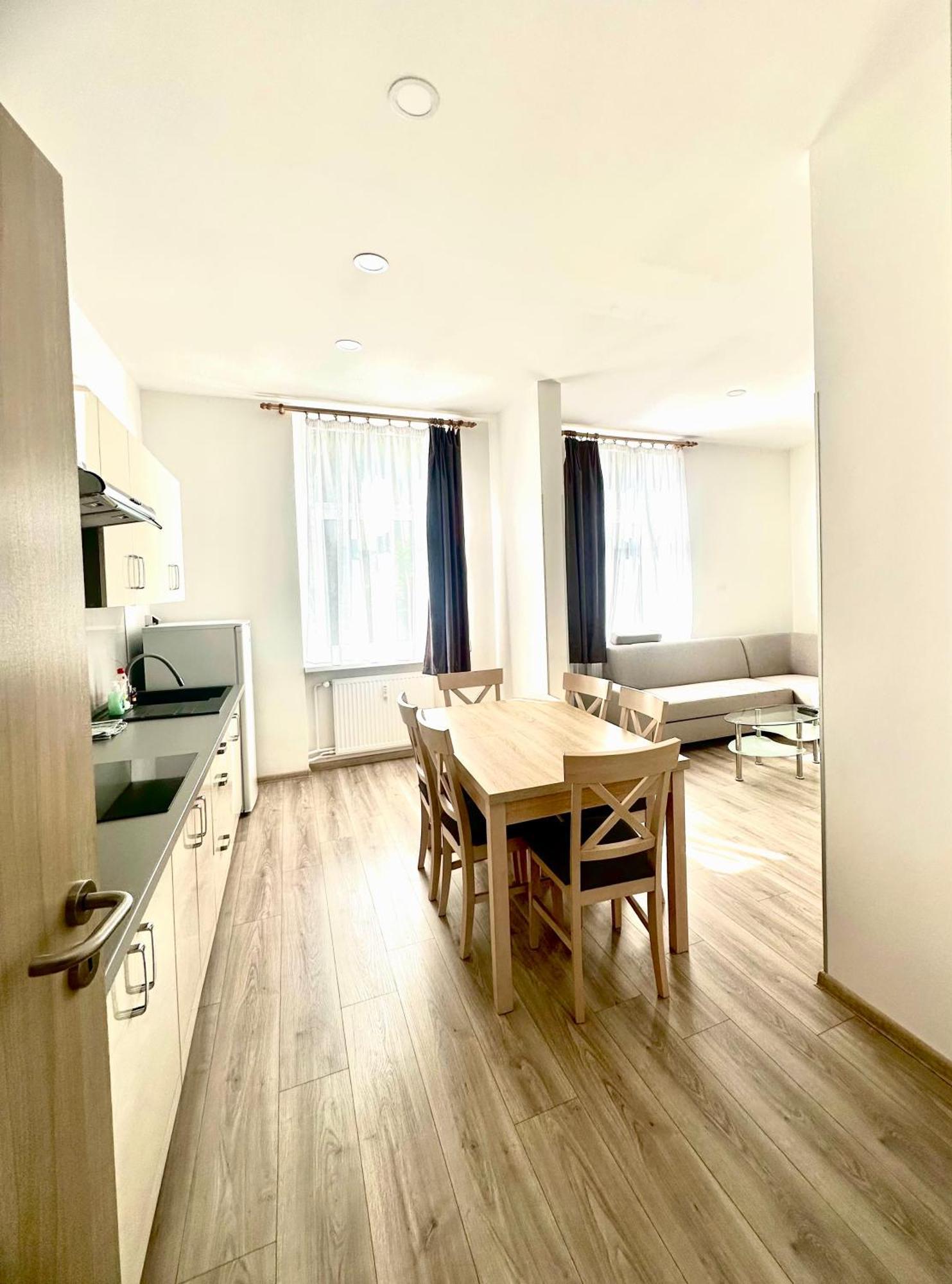 Apartment Th Karlovy Vary Quarto foto